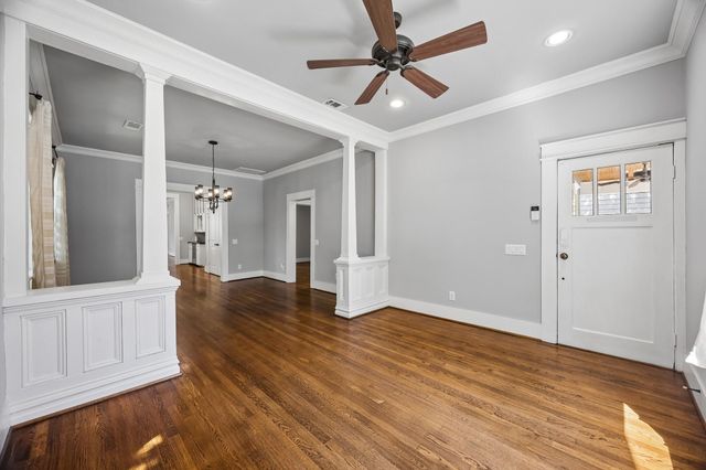 821 E 26th Street, Houston, TX 77009