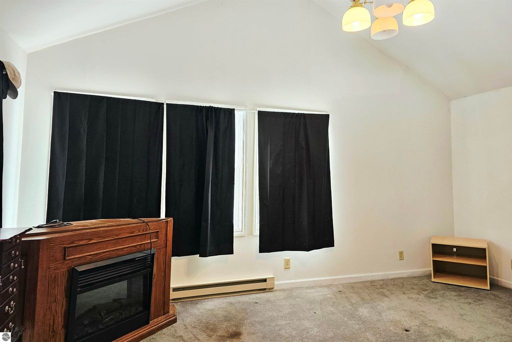 Image 12 of property listing at 90 Flanders Road, Charlotte, MI 48813