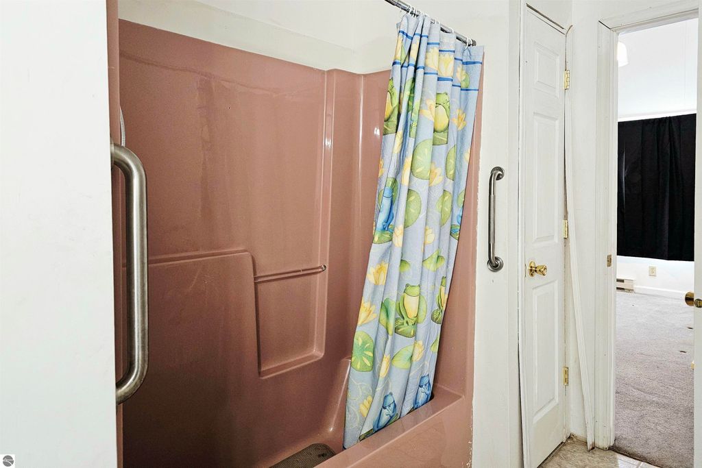 Image 15 of property listing at 90 Flanders Road, Charlotte, MI 48813