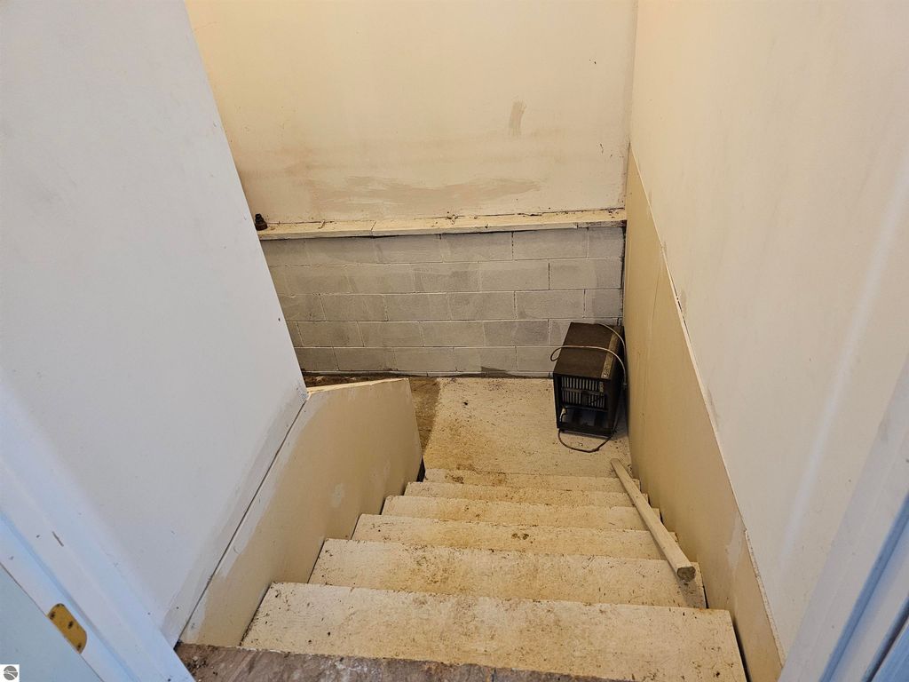 Image 26 of property listing at 90 Flanders Road, Charlotte, MI 48813