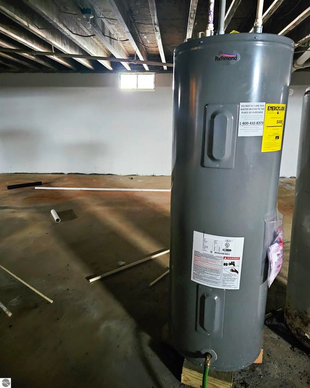 Image 28 of property listing at 90 Flanders Road, Charlotte, MI 48813