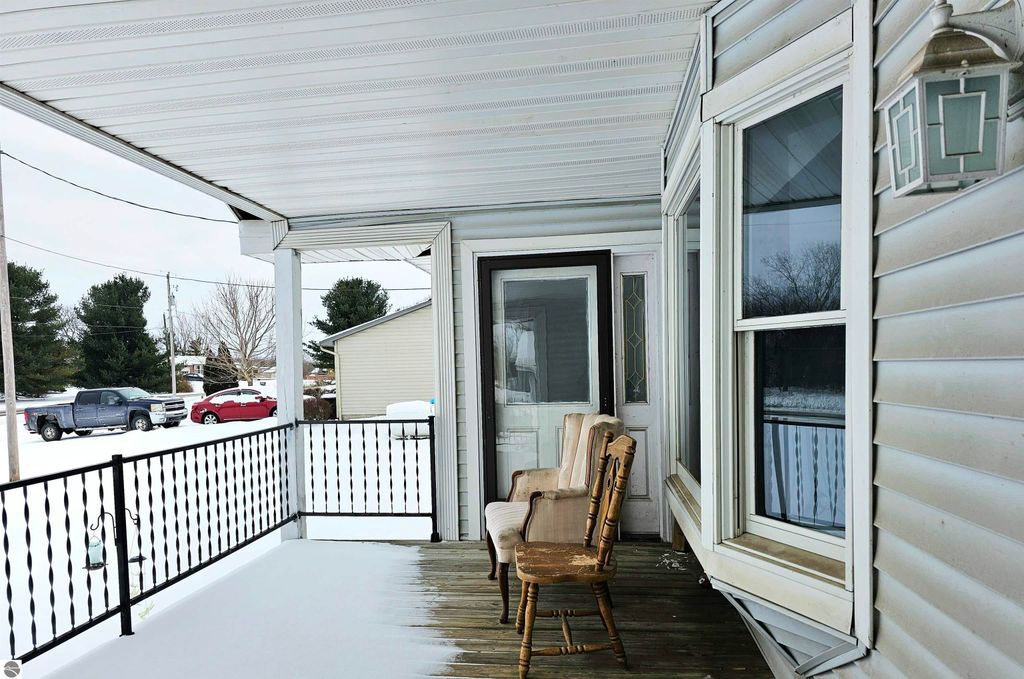 Image 3 of property listing at 90 Flanders Road, Charlotte, MI 48813