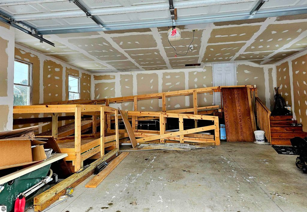 Image 31 of property listing at 90 Flanders Road, Charlotte, MI 48813