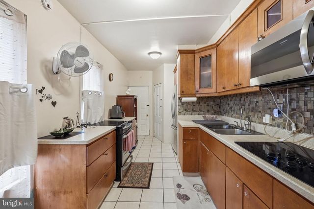 325 PEAR ST, Reading, PA 19601