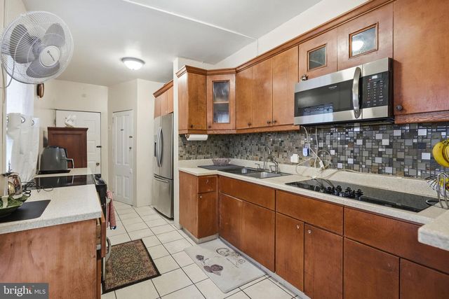 325 PEAR ST, Reading, PA 19601