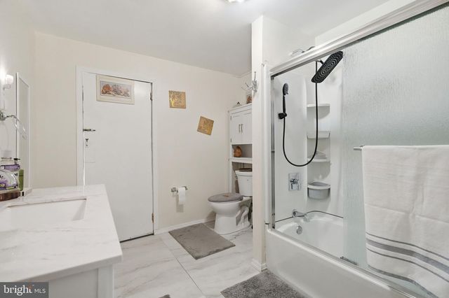 325 PEAR ST, Reading, PA 19601