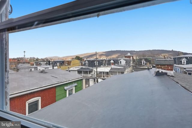 325 PEAR ST, Reading, PA 19601