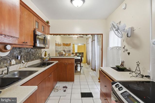 325 PEAR ST, Reading, PA 19601