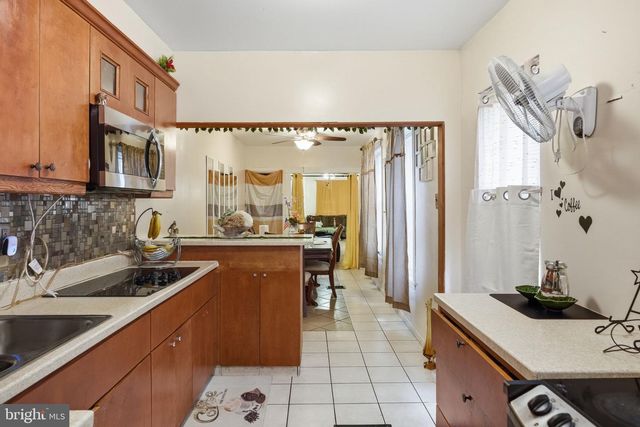 325 PEAR ST, Reading, PA 19601