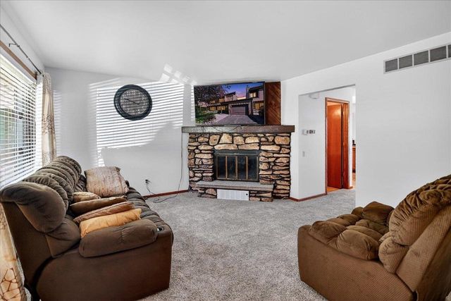 517 Knightsbridge Road, Waunakee, WI 53597