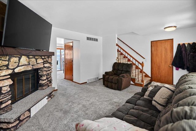 517 Knightsbridge Road, Waunakee, WI 53597