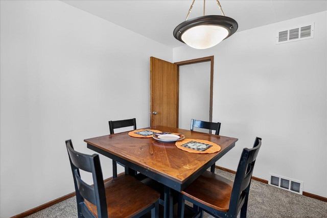 517 Knightsbridge Road, Waunakee, WI 53597