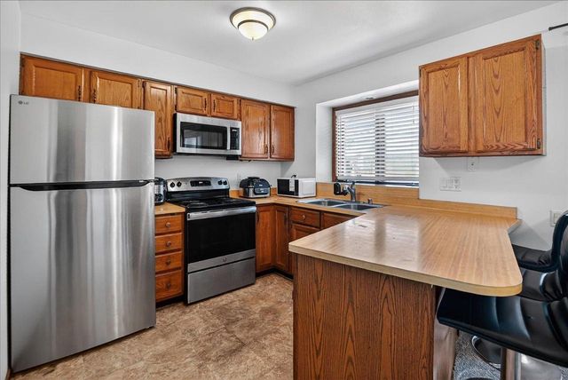 517 Knightsbridge Road, Waunakee, WI 53597