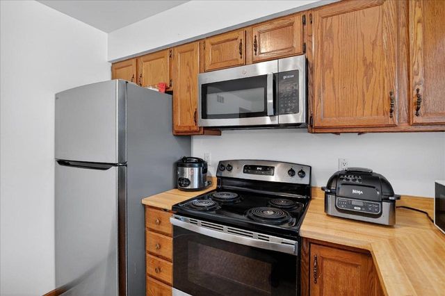 517 Knightsbridge Road, Waunakee, WI 53597