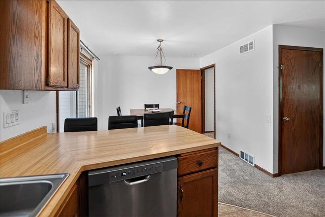 517 Knightsbridge Road, Waunakee, WI 53597