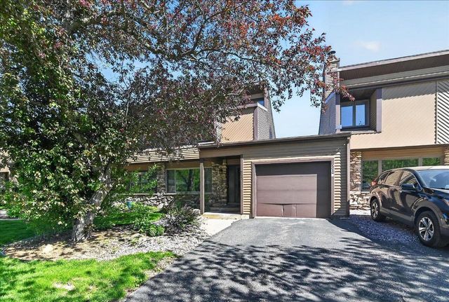 517 Knightsbridge Road, Waunakee, WI 53597