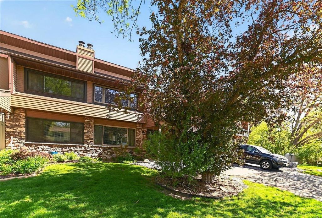 517 Knightsbridge Road, Waunakee, WI 53597
