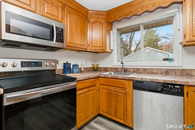 140 Cottage Grove Road, Bloomfield, CT 06002