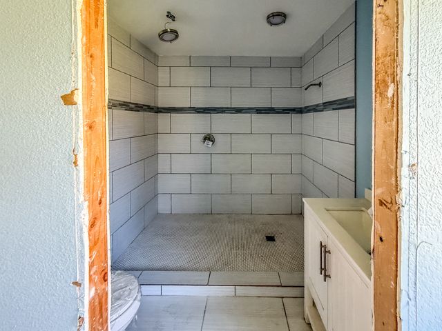 1131 Ashwood Drive, Lewisville, TX 75067