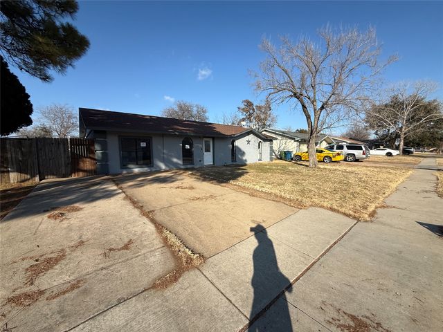 1131 Ashwood Drive, Lewisville, TX 75067