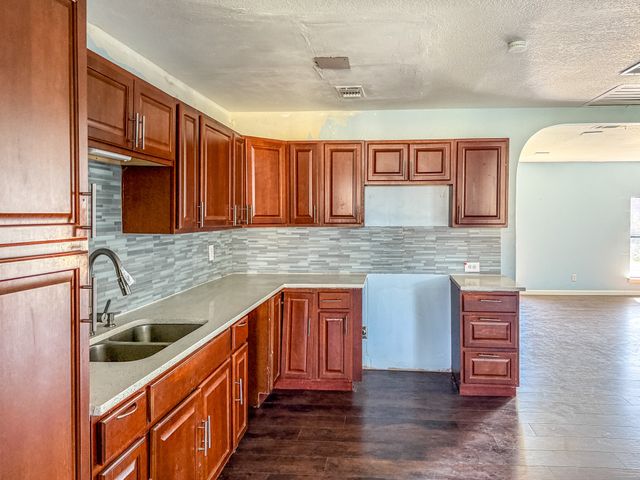 1131 Ashwood Drive, Lewisville, TX 75067