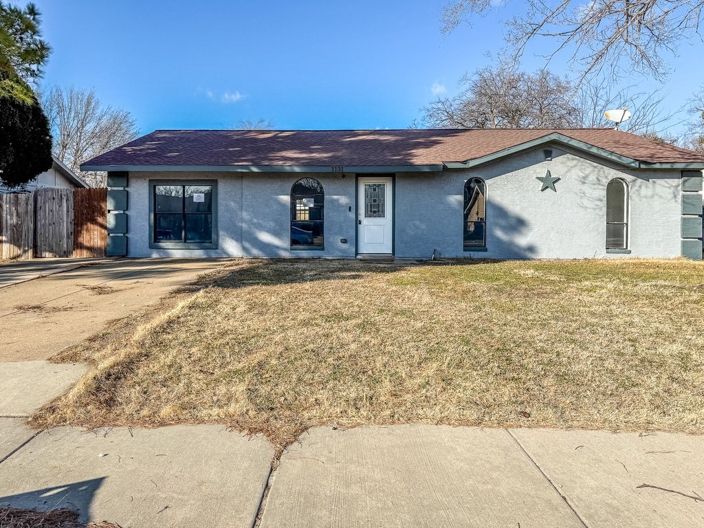 1131 Ashwood Drive, Lewisville, TX 75067