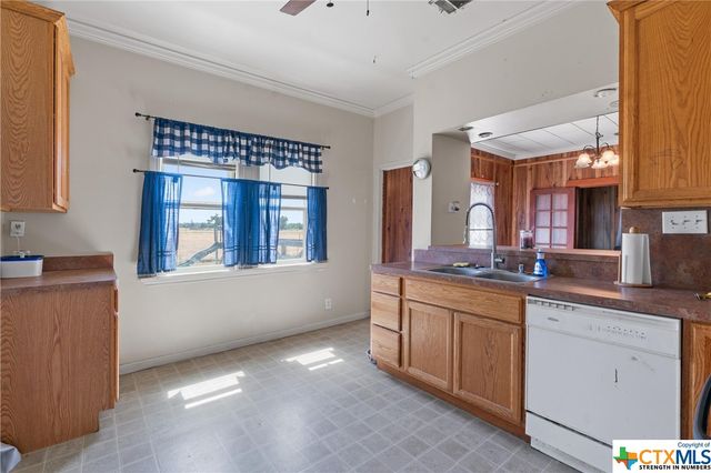 459 County Road 450, Thorndale, TX 76577
