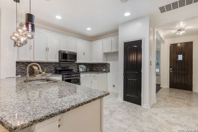 8319 Oak Harvest Dr, San Antonio, TX 78254