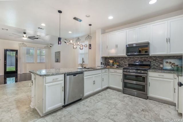 8319 Oak Harvest Dr, San Antonio, TX 78254