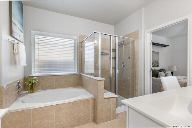 8319 Oak Harvest Dr, San Antonio, TX 78254