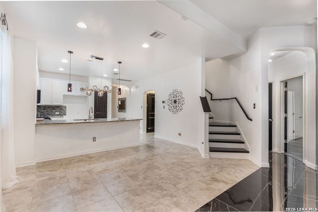 8319 Oak Harvest Dr, San Antonio, TX 78254