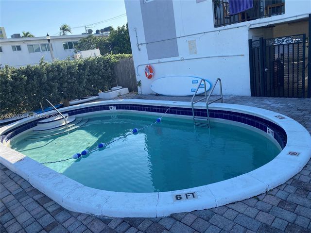 8101 Crespi Boulevard 402, Miami Beach, FL 33141