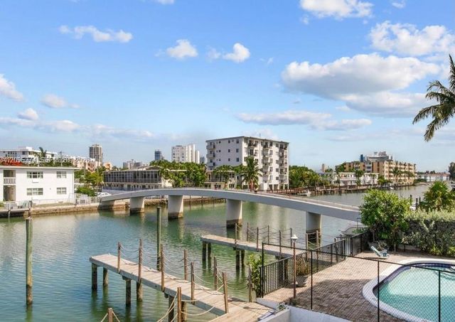 8101 Crespi Boulevard 402, Miami Beach, FL 33141