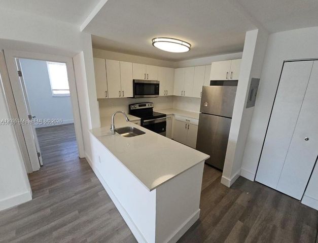 8101 Crespi Boulevard 402, Miami Beach, FL 33141