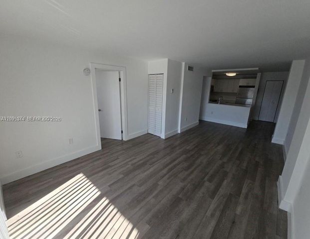 8101 Crespi Boulevard 402, Miami Beach, FL 33141