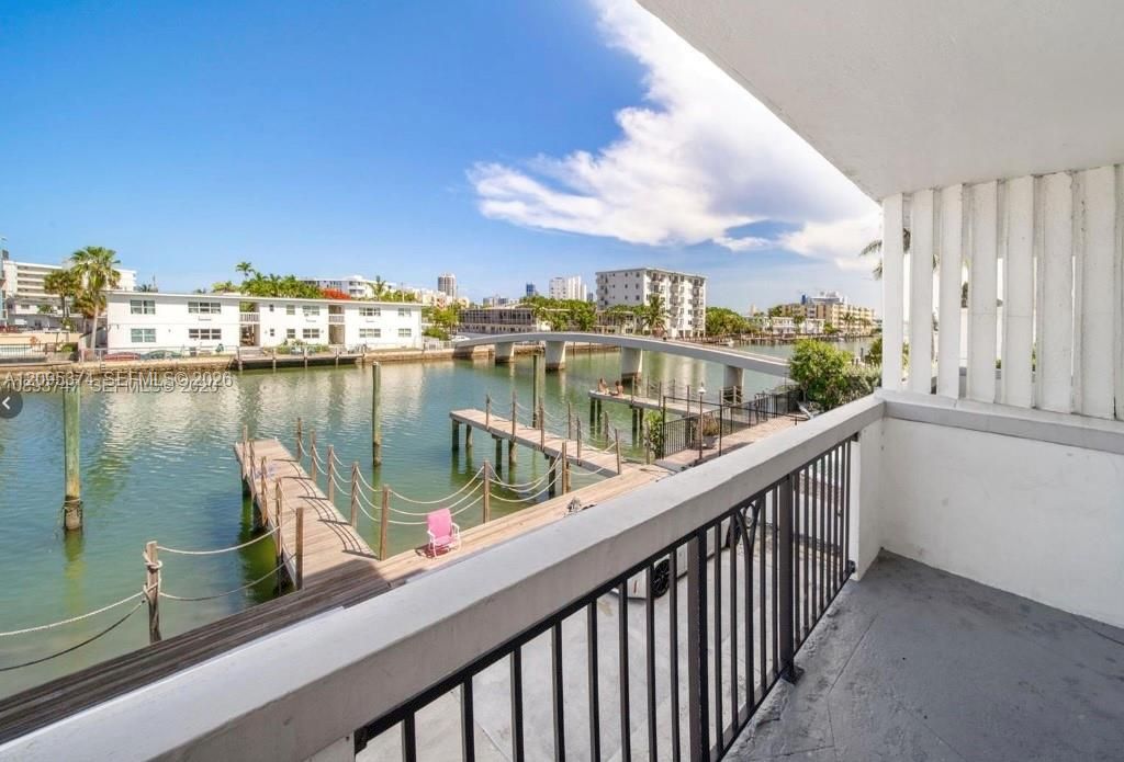 8101 Crespi Boulevard 402, Miami Beach, FL 33141