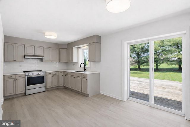 290 CHURCH ST, Landisville, PA 17538