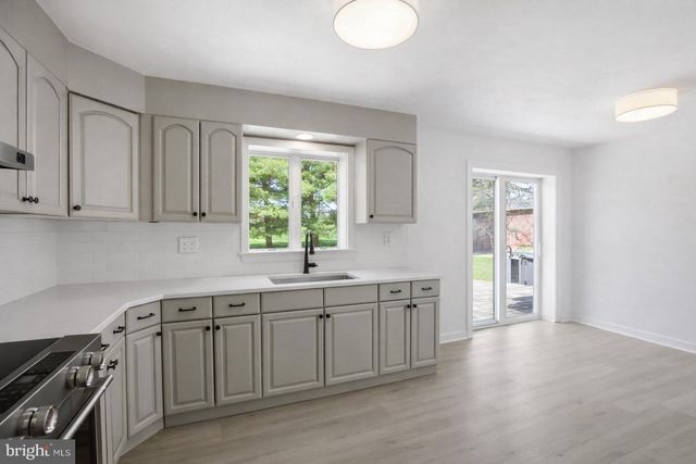 290 CHURCH ST, Landisville, PA 17538