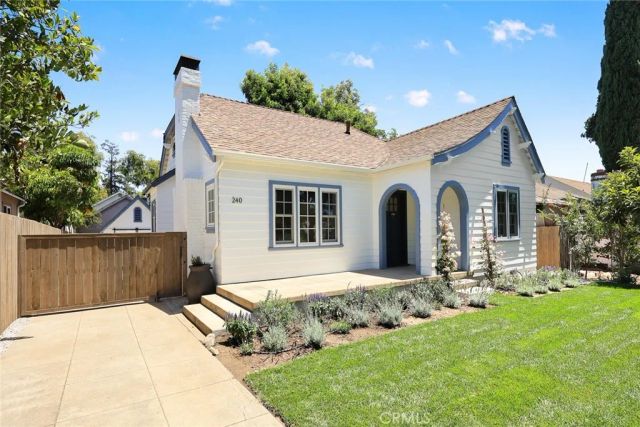 240 S Vinedo Avenue, Pasadena, CA 91107