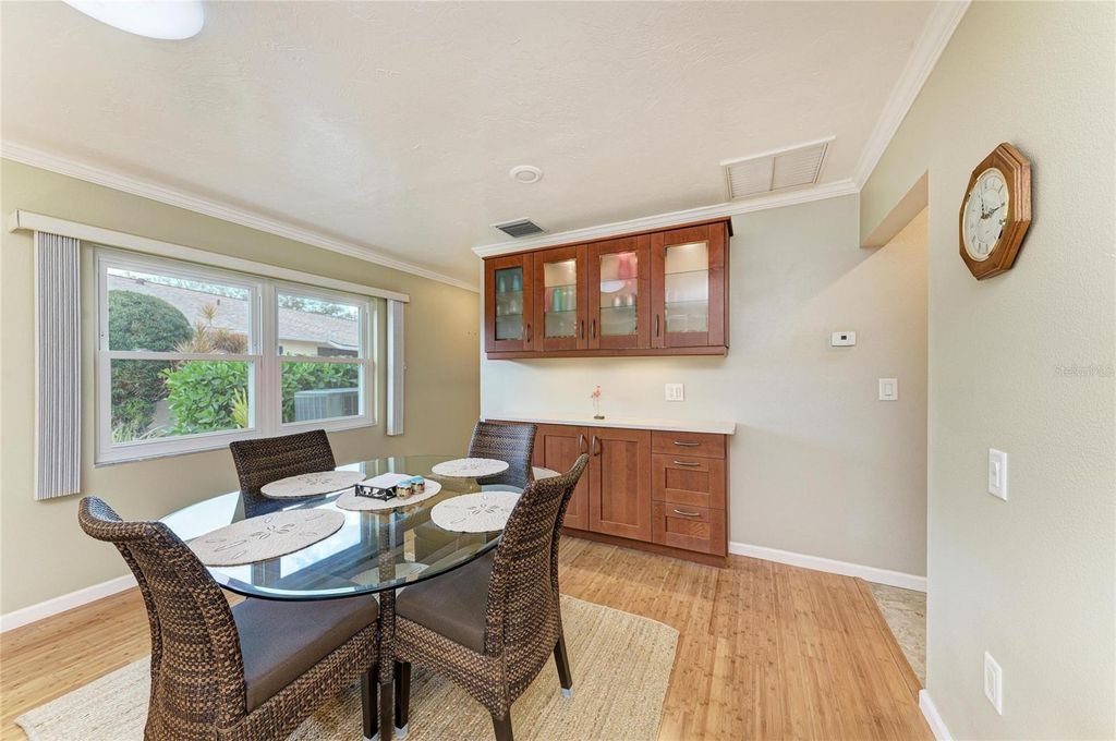 Image 11 of property listing at 390 301 BOULEVARD W 20A, Bradenton, FL 34205