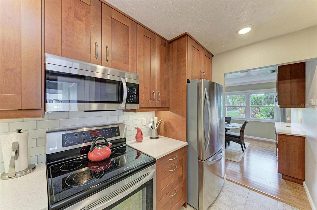 Image 16 of property listing at 390 301 BOULEVARD W 20A, Bradenton, FL 34205