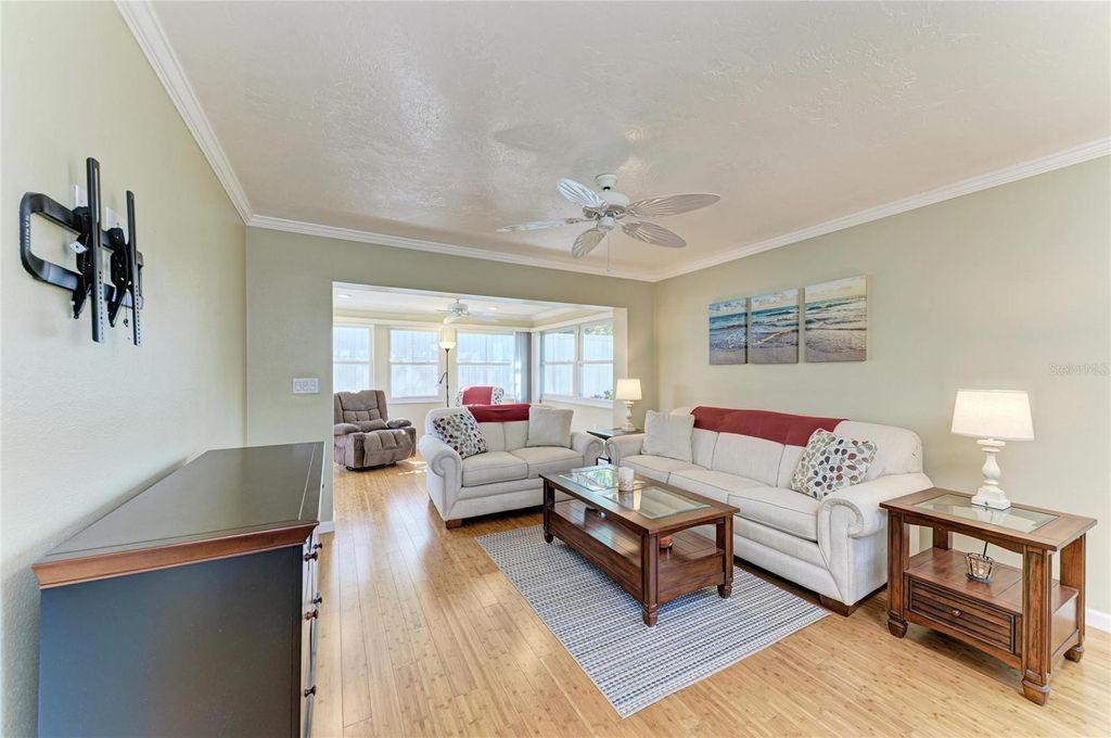 Image 17 of property listing at 390 301 BOULEVARD W 20A, Bradenton, FL 34205
