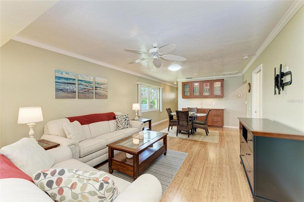 Image 19 of property listing at 390 301 BOULEVARD W 20A, Bradenton, FL 34205