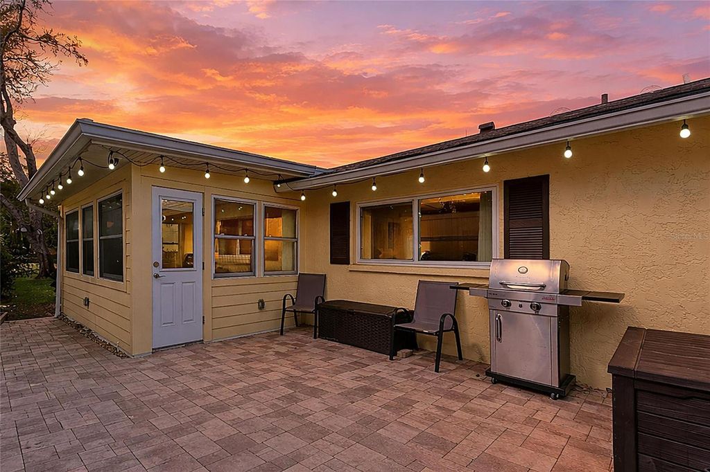 Image 3 of property listing at 390 301 BOULEVARD W 20A, Bradenton, FL 34205