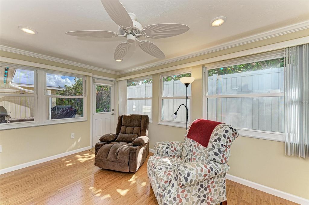 Image 21 of property listing at 390 301 BOULEVARD W 20A, Bradenton, FL 34205