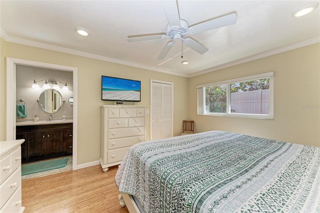 Image 24 of property listing at 390 301 BOULEVARD W 20A, Bradenton, FL 34205