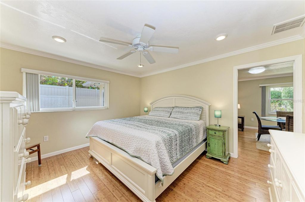 Image 25 of property listing at 390 301 BOULEVARD W 20A, Bradenton, FL 34205