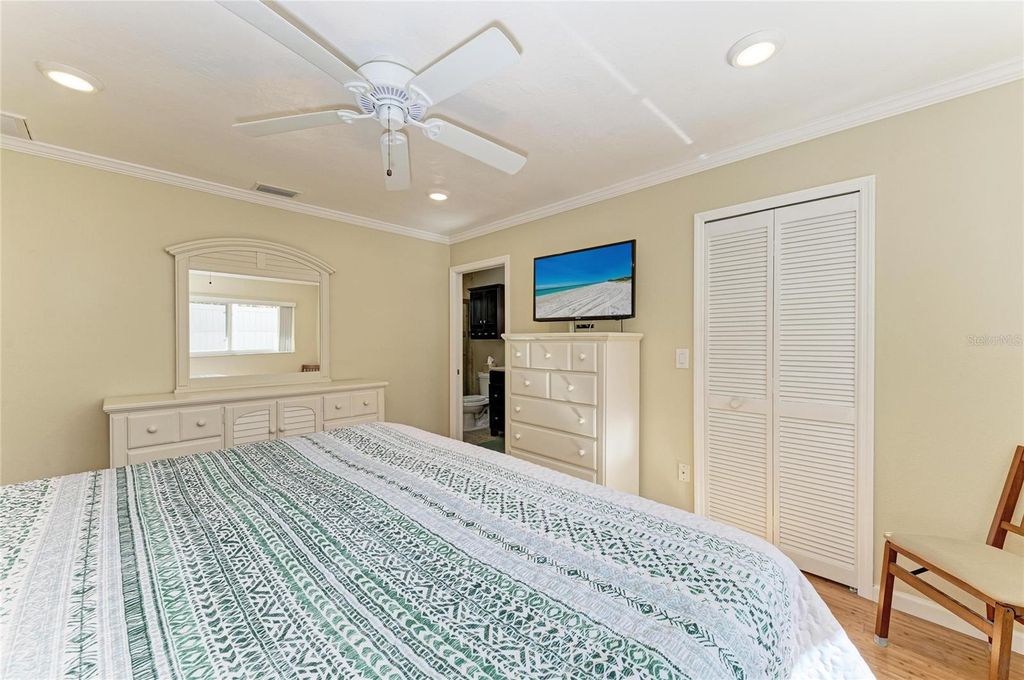 Image 26 of property listing at 390 301 BOULEVARD W 20A, Bradenton, FL 34205