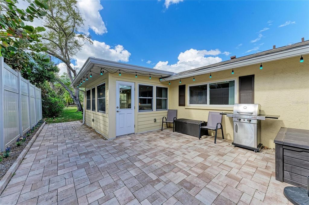 Image 34 of property listing at 390 301 BOULEVARD W 20A, Bradenton, FL 34205