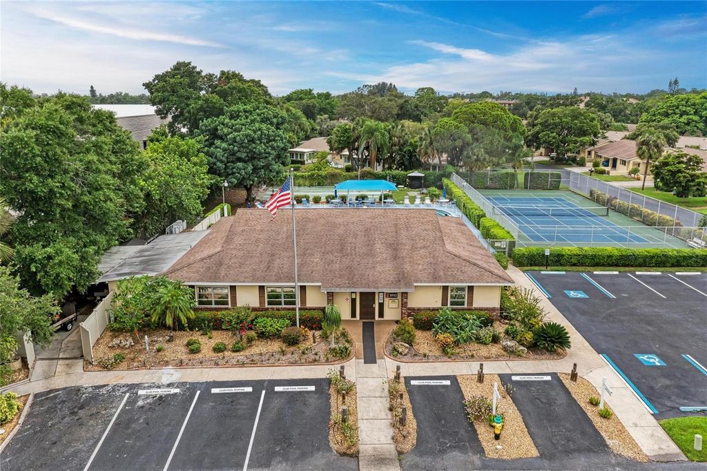 Image 39 of property listing at 390 301 BOULEVARD W 20A, Bradenton, FL 34205